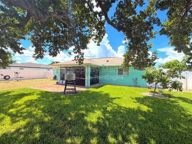 Building Photo - 1309 SE 37th Terrace