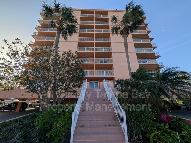 Building Photo - 7430 Sunshine Skyway Ln S
