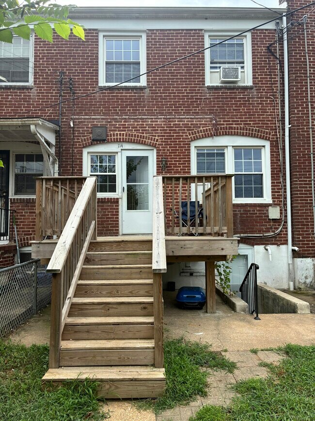 Building Photo - 114 Westowne Rd
