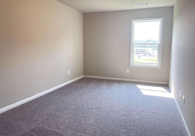 Building Photo - 5136 Fox Den Rd