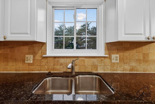 Building Photo - 1 bedroom $1095