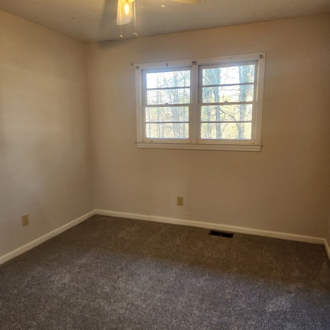 Building Photo - 60 Stallings Rd