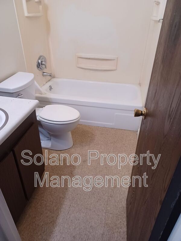 Building Photo - 1955 Grande Cir