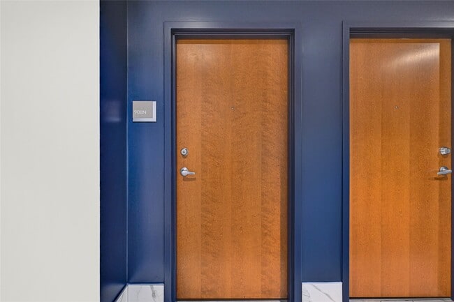 Building Photo - 5925 Almeda Rd