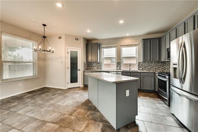 Building Photo - 1439 Royal Oaks Dr