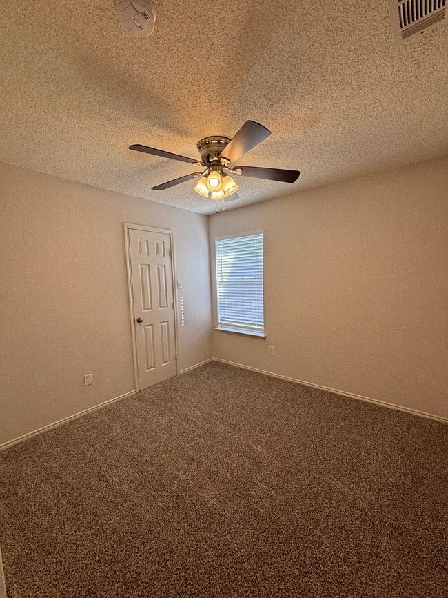 Building Photo - 532 Jeffdale Dr