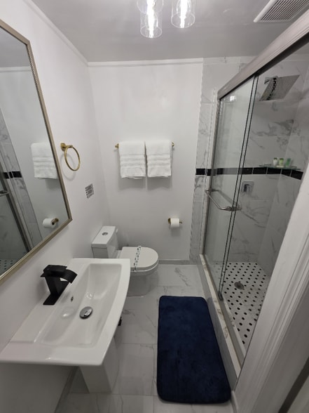 Building Photo - 4742 Blossom Dr