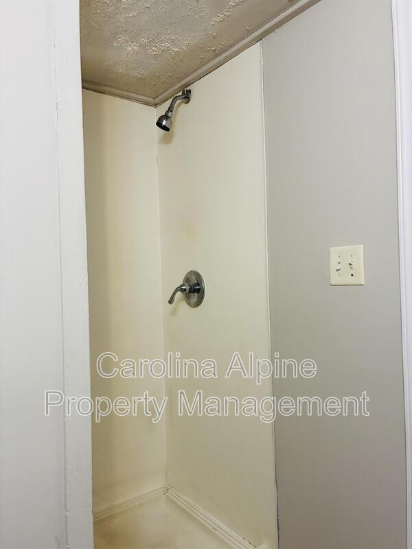 Building Photo - 1110 W Sykes St