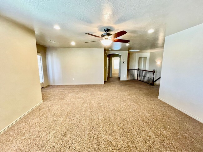 Building Photo - Pet-Friendly Five Bedroom Home w/Office, R...