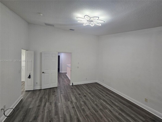 Building Photo - 9738 Darlington Pl
