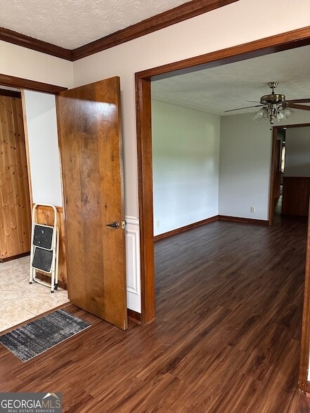 Building Photo - 145 Redwood Cir