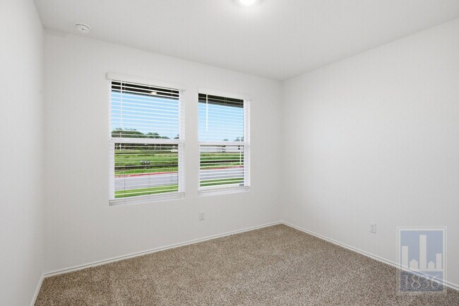 Building Photo - 306 Constanza Trl