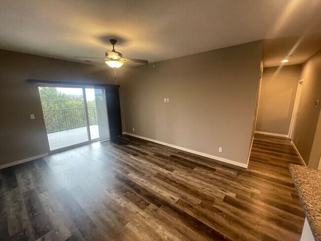 Building Photo - Partial Lake-view 1 Bedroom 1 Bath Walk-In Level Lakeside Apartment