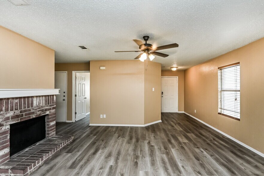 Building Photo - 5213 Bedfordshire Dr
