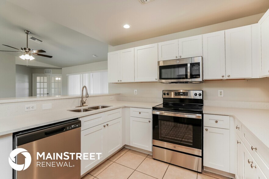 Building Photo - 1012 NW 15th Ave