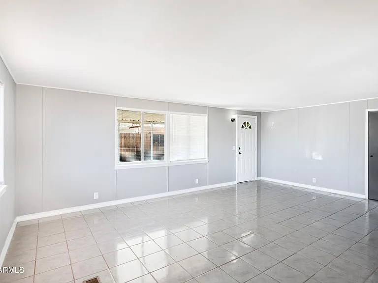 Building Photo - 110 E Jennifer Ln