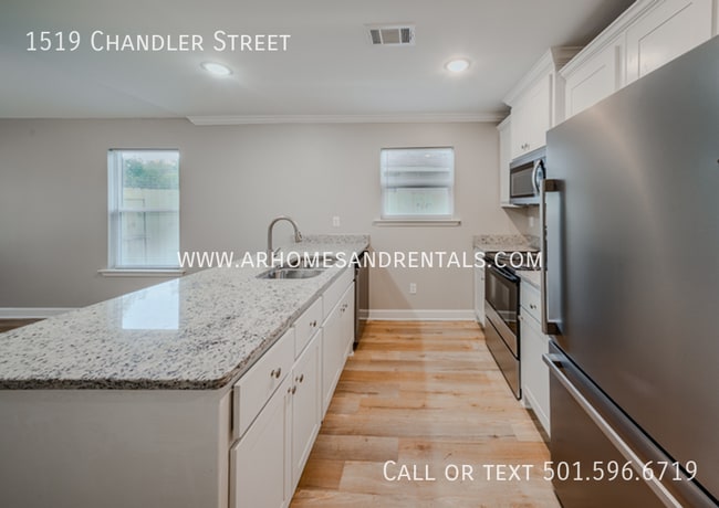 Building Photo - 1519 Chandler St