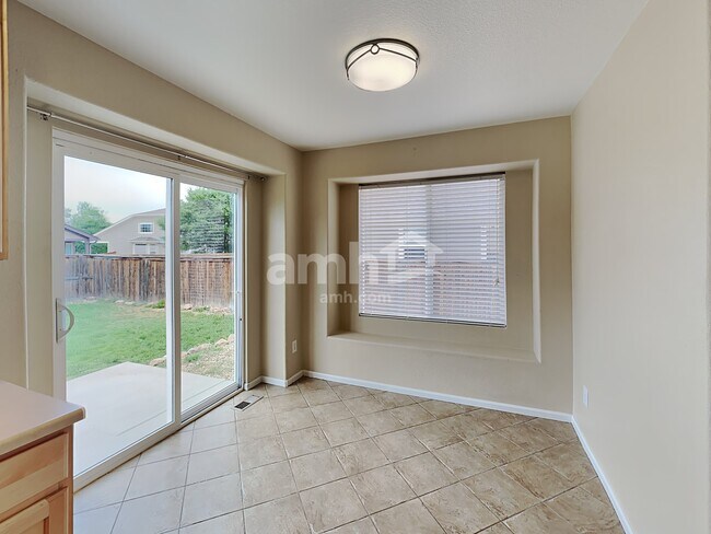 Building Photo - 10745 Kalispell St