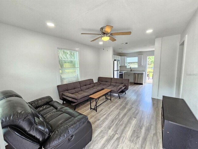 Building Photo - 18050 FL-62