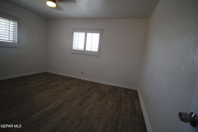 Building Photo - 2529 Jackson Ave