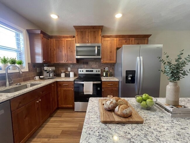 Building Photo - Tired of Nightly Rental Rates - New Never Occupied - Brand New 2 bedroom 2 bath Duplex in Kimberl...