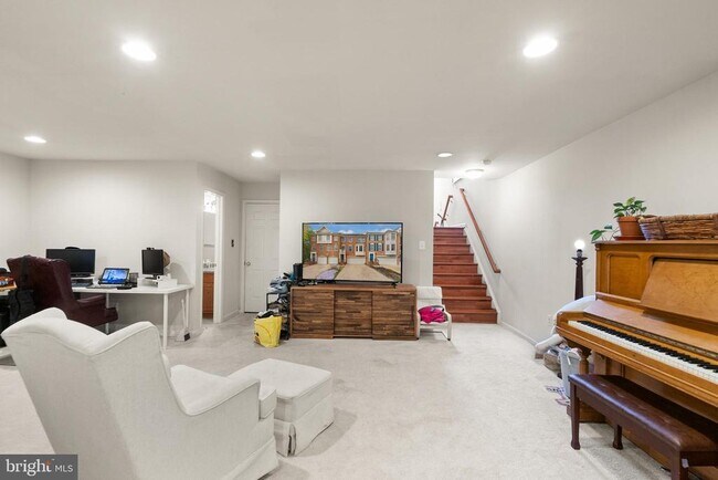 Building Photo - 12922 Starters Ln