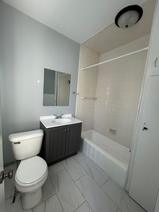 Building Photo - 1510 57th St