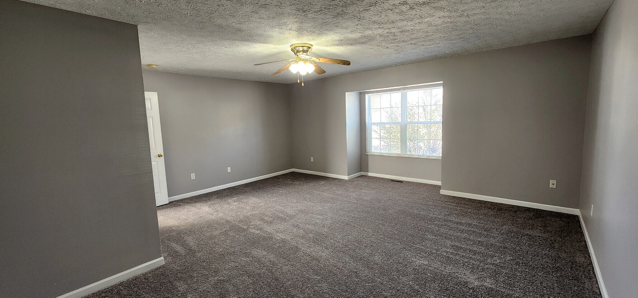 Building Photo - 1984 River Vista Cir