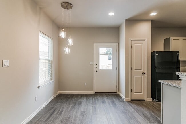 Building Photo - 106 Peruna Dr