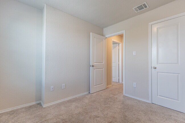 Building Photo - 8723 Key Windy Way