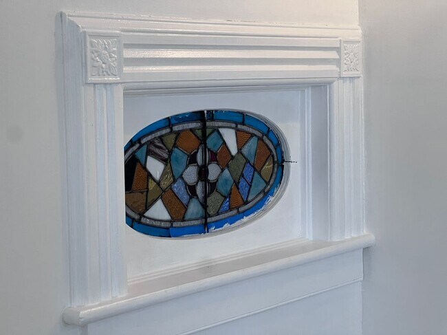 Building Photo - 618 16th St