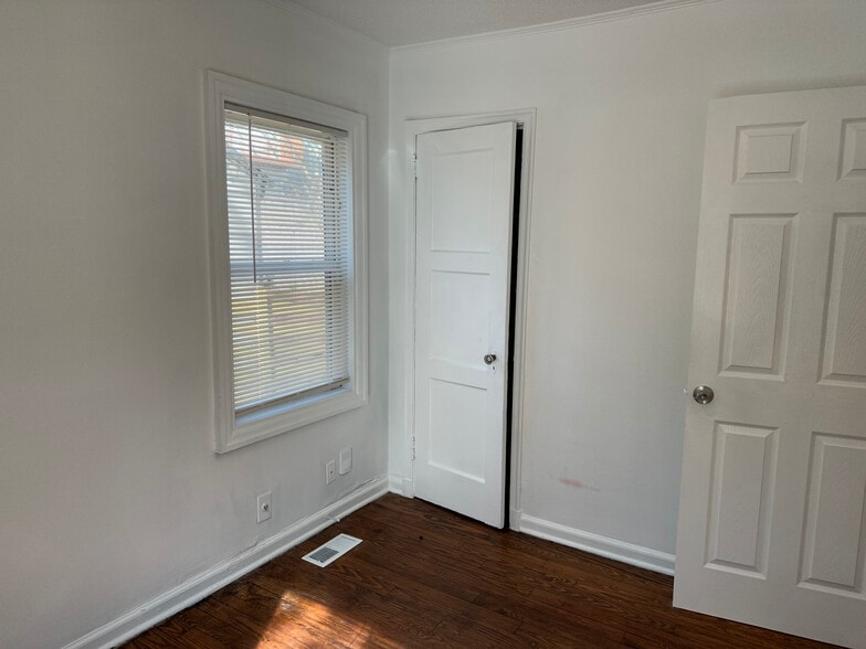 Building Photo - 1272 Lyle Pl NW