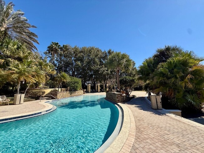 Building Photo - Immaculately updated 3/2.5 Three-Story Maitland Condo in Visconti!