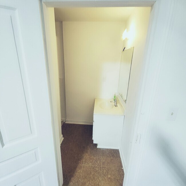 Building Photo - 302 Dahl St