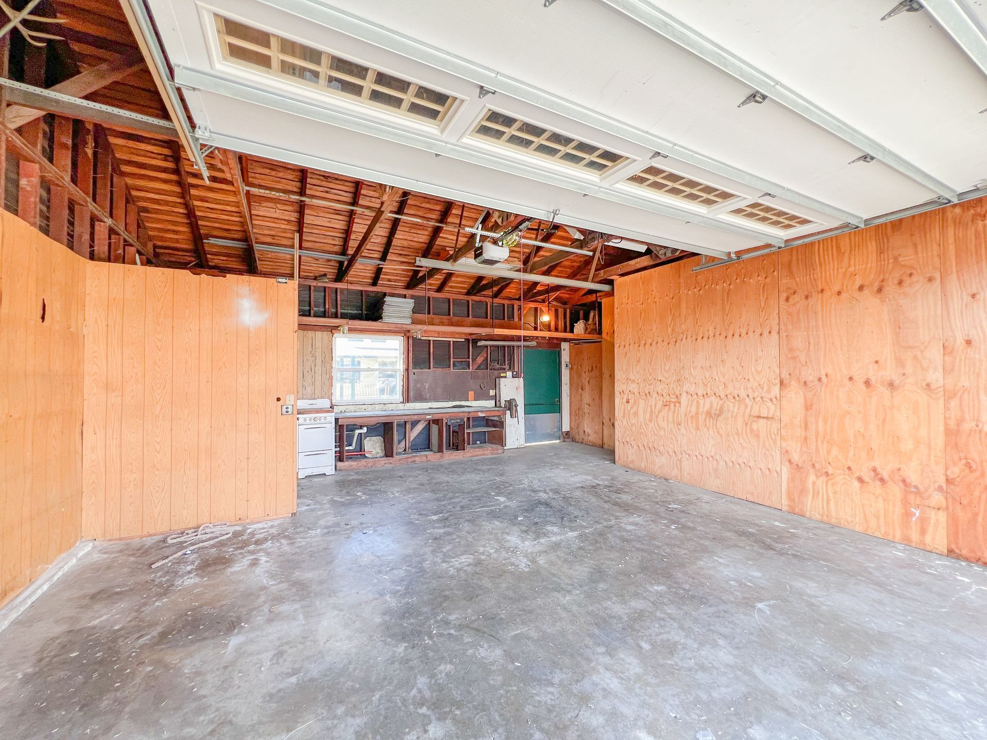 Building Photo - 10802 Chestnut St