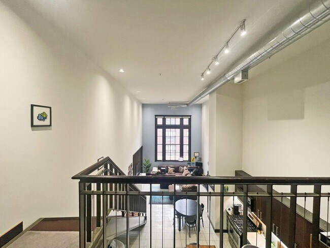 Building Photo - Spacious, Loft in Union Depot with Awesome...
