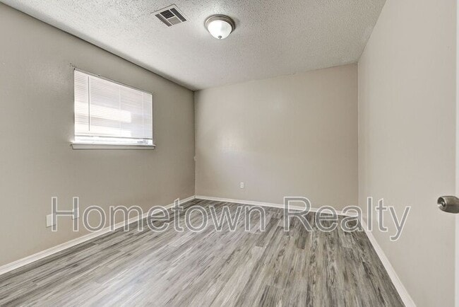 Building Photo - 333 NW 90th St