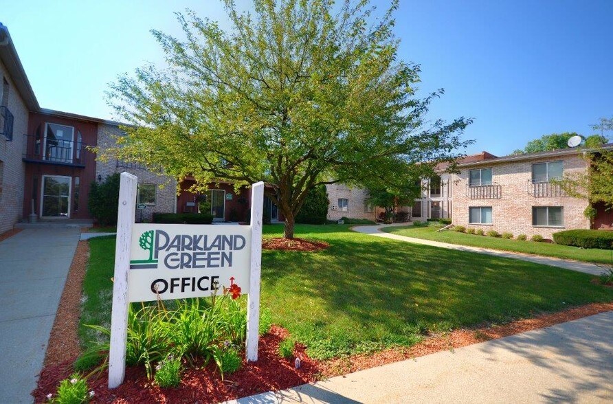 Parkland Green 15000 W Cleveland Ave New Berlin WI 53151 Apartment