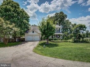 Building Photo - 15744 Beau Ridge Dr