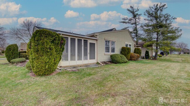 Building Photo - 18 Thomas Paine Dr