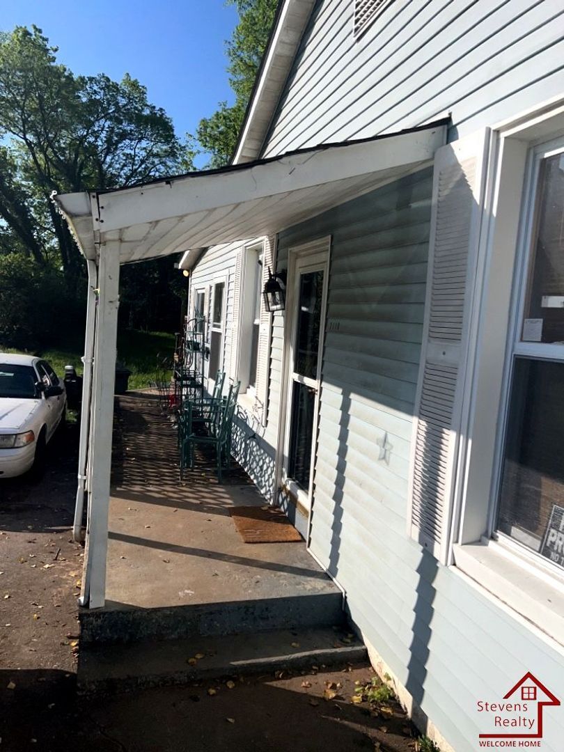 Building Photo - 2110 Brown Ave