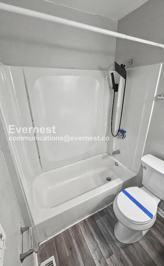 Building Photo - 2380 Grassland Dr