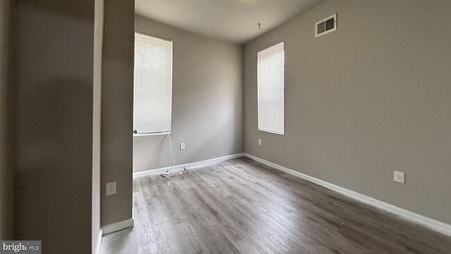 Building Photo - 141 N Peach St