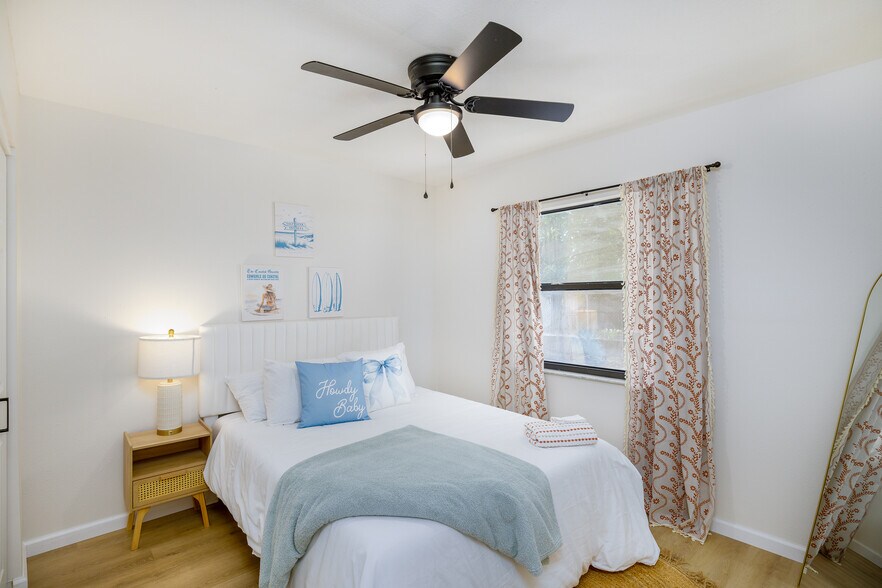 Building Photo - 4936 40th Ave N