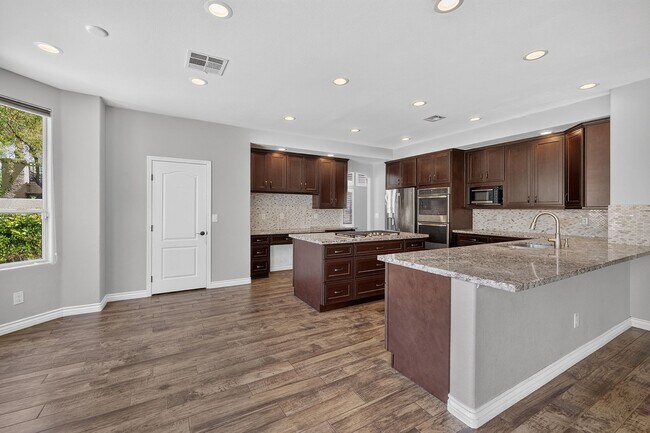 Building Photo - 8824 Cortile Dr