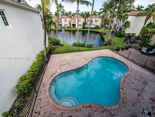 Building Photo - 20729 NE 32nd Ave