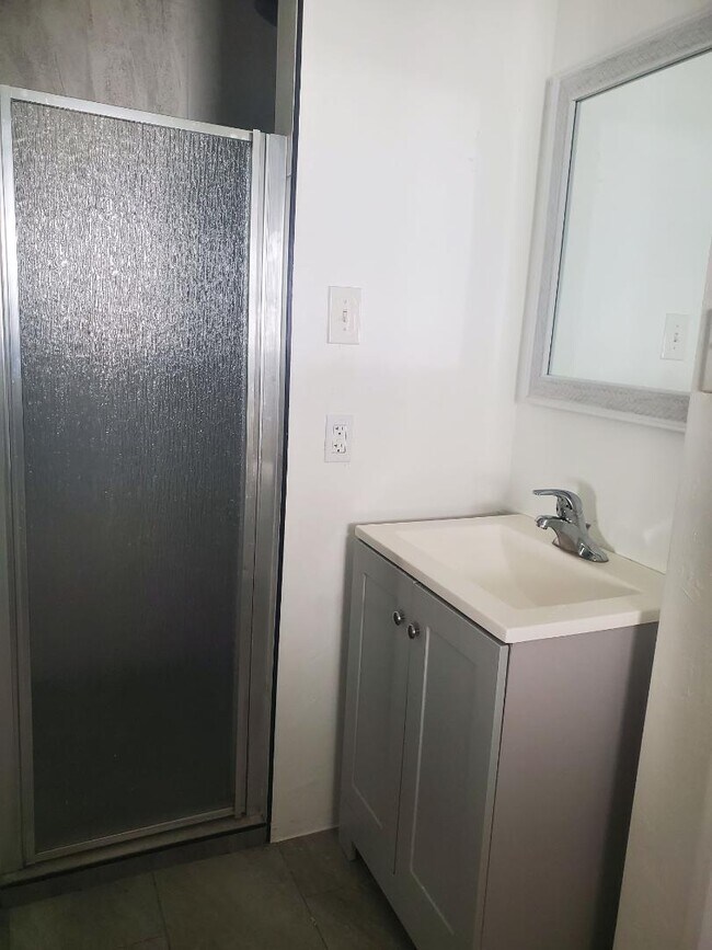 Building Photo - 1520 W Encanto Blvd