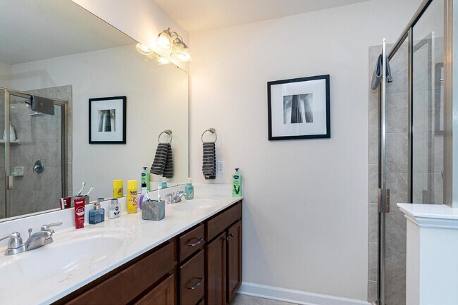Building Photo - 2414 Pecan Ridge Way