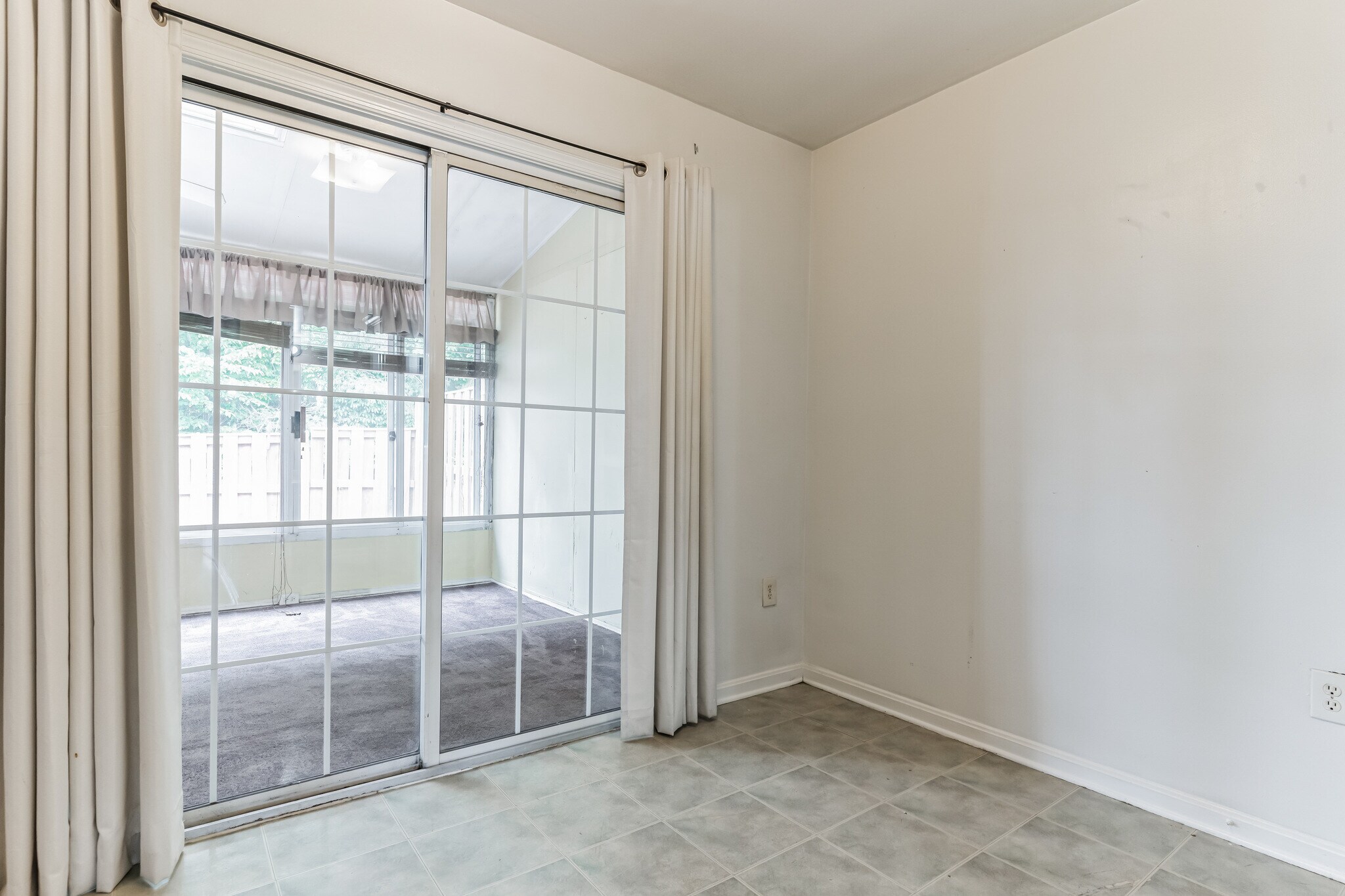 Building Photo - 15606 Traverser Ct