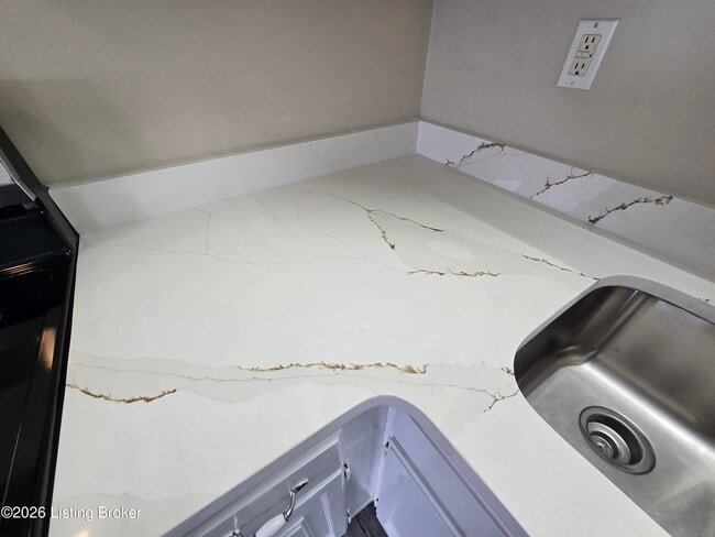 Building Photo - 214 Alpha Ave